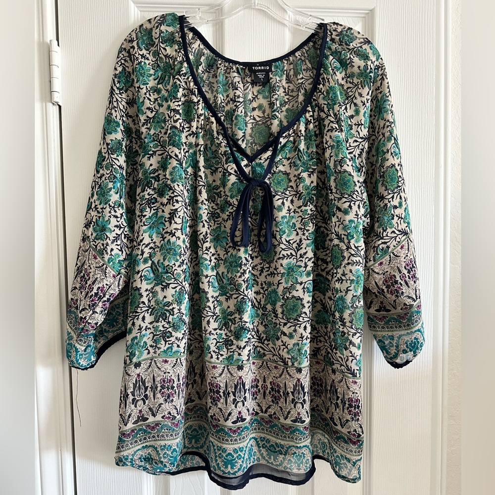 Torrid - Women's Green/Blue Sheer Floral Front Top, Stretchy, Size 1